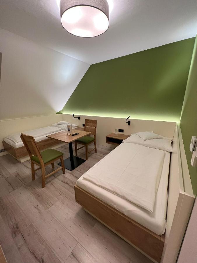 Pension Christine Grossweikersdorf Extérieur photo