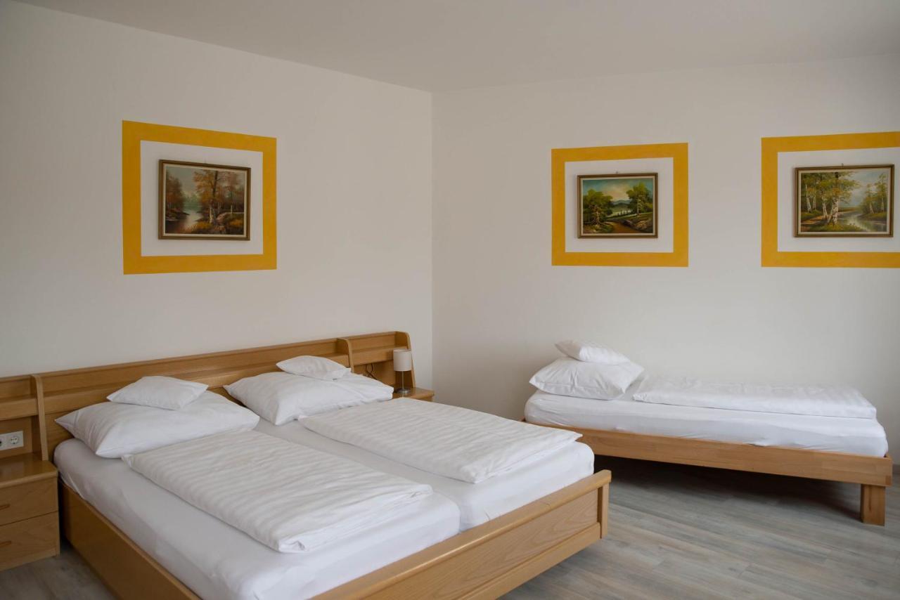 Pension Christine Grossweikersdorf Extérieur photo