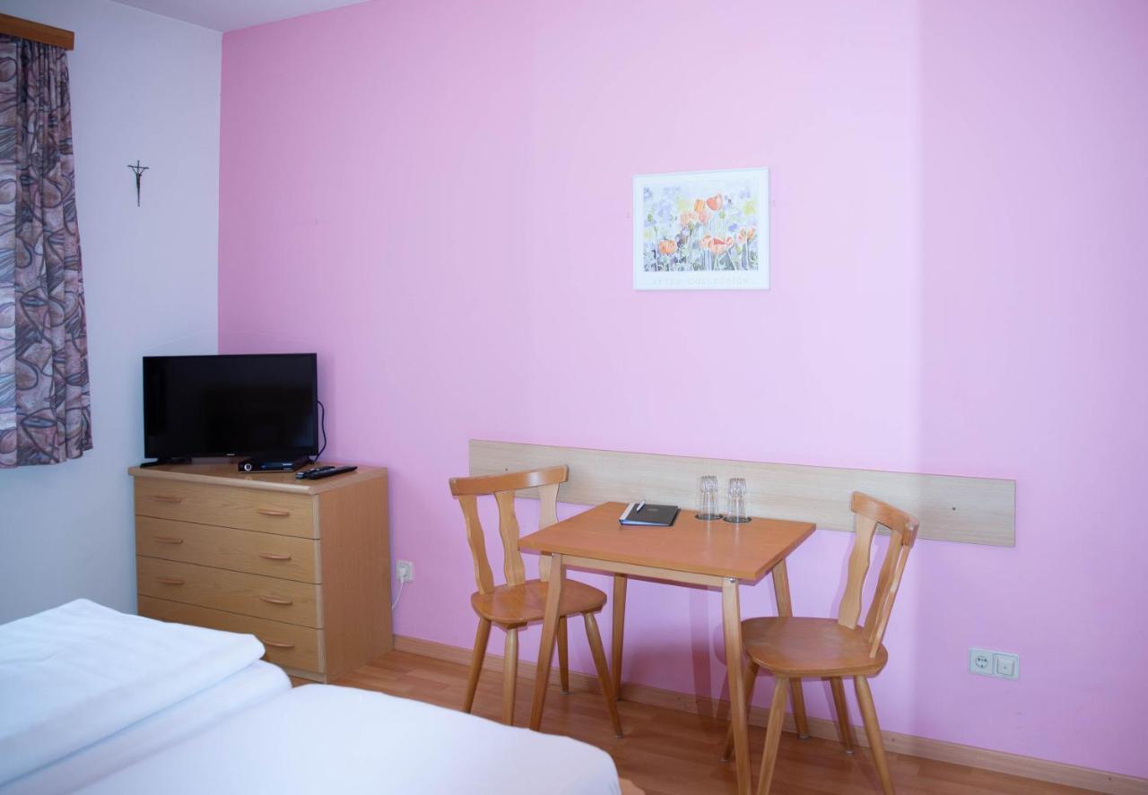 Pension Christine Grossweikersdorf Extérieur photo