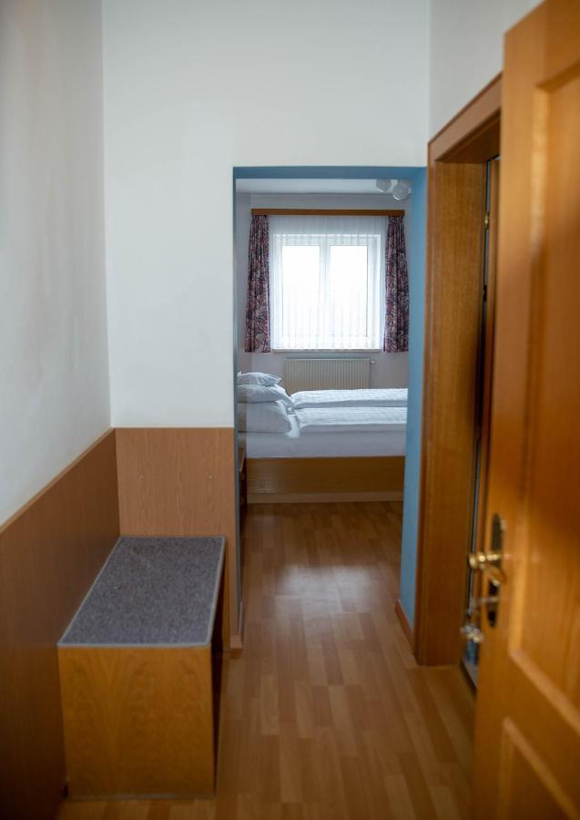 Pension Christine Grossweikersdorf Extérieur photo