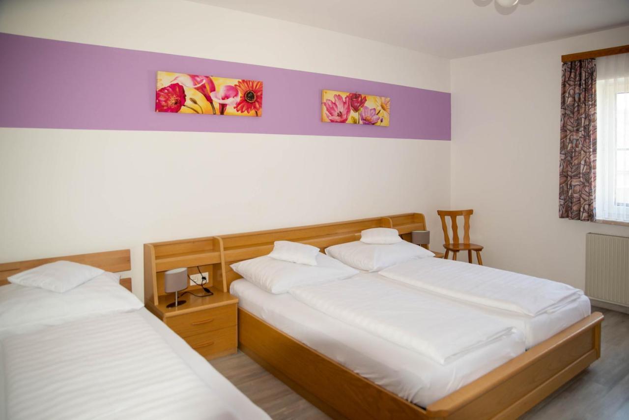 Pension Christine Grossweikersdorf Extérieur photo